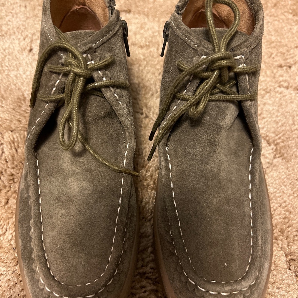 Comfortiva Align Olive Green  Suede booties shoes size 7 Retail $130
